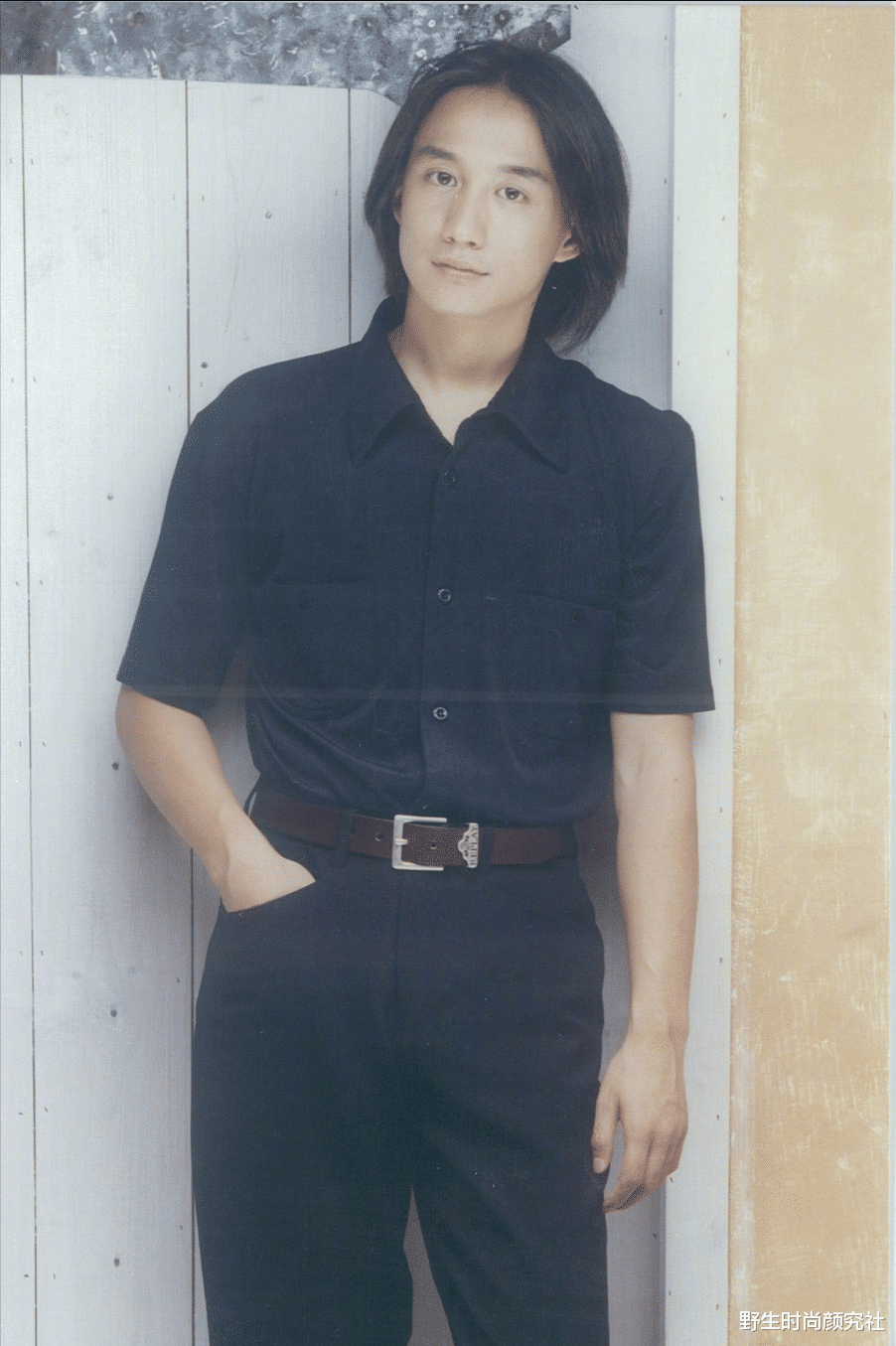 野生时尚颜究社 晚生30年，他也能靠脸火一把吧？