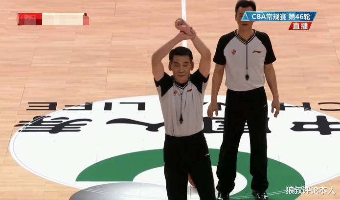 北京首鋼隊(duì)|囂張！北京首鋼2米05內(nèi)線壞動作傷人，還指著對手鼻子破口大罵