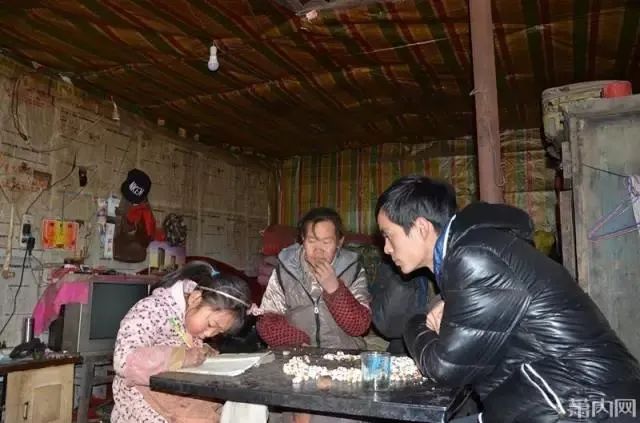 恭喜!他结婚了!