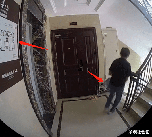 取保候审 女子将鞋柜放楼道，路过大妈直接把鞋穿走！网友：这就叫以牙还牙