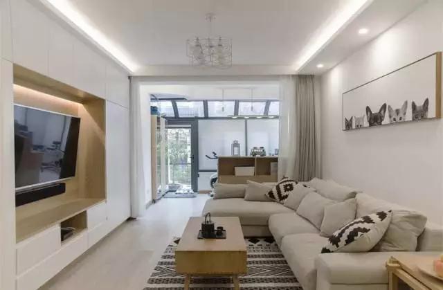 为什么阳台装修都开始不用推拉门？现在流行这样改