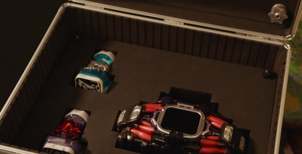 |假面骑士revice：门田成功变身三骑蜘蛛侠 老实人终于支棱起来了