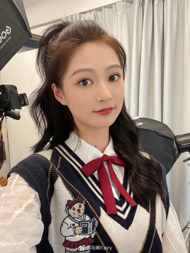 易烊千玺|冯琳初雪美照写真