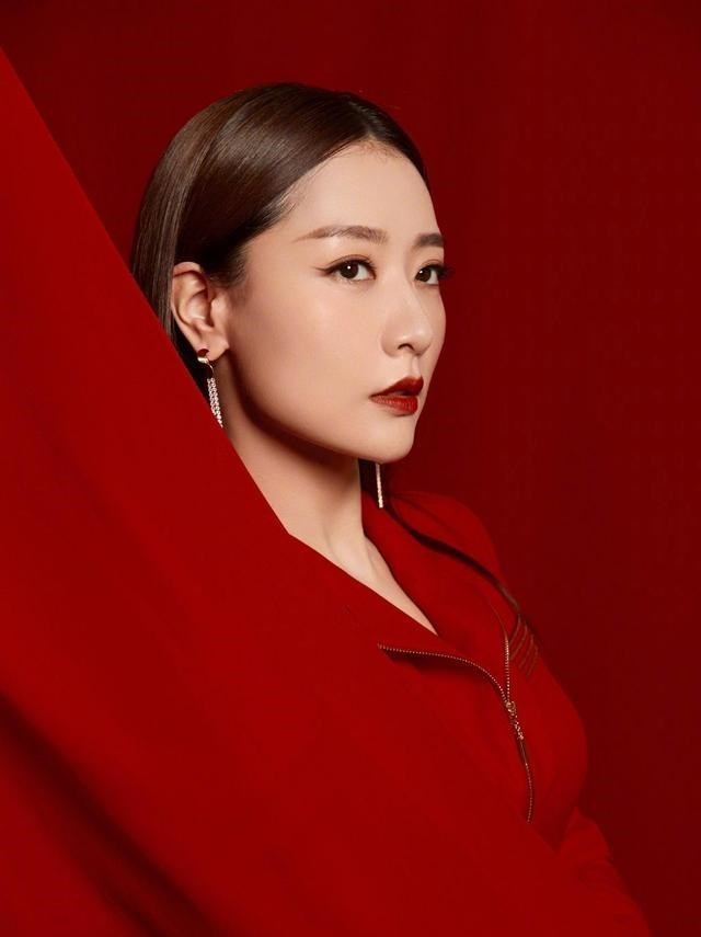 白冰|如何评价女演员白冰的颜值？