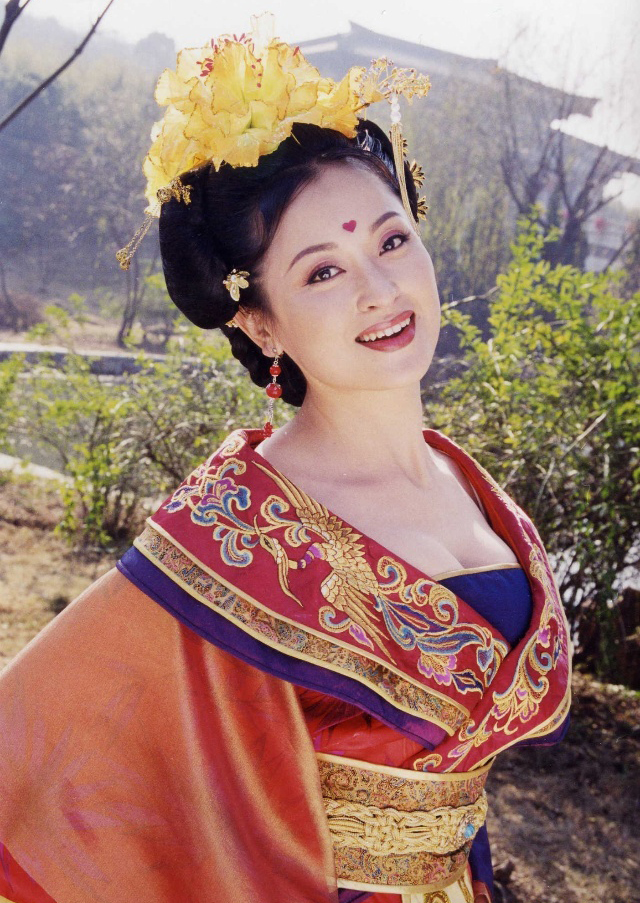 哈尔滨|哈尔滨盛产美人，10位冰城女星，个个盘正条顺，甩网红脸几条街