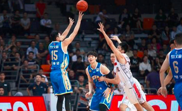 福建男篮|两大主力今夏合同到期，遭多队哄抢，CBA鱼腩下赛季或将面临重建