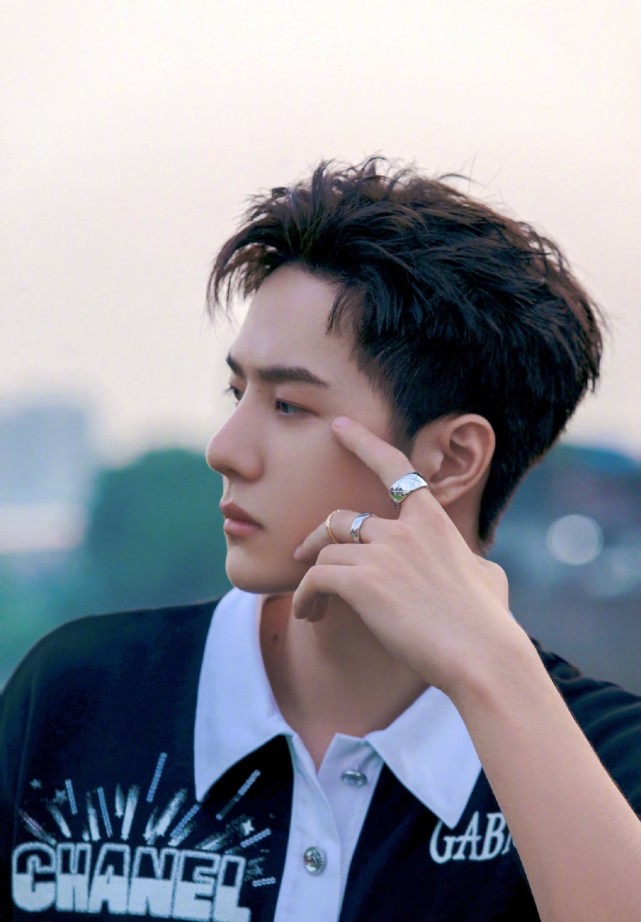 王一博|王一博这无处安放的魅力你能坚持看到第几张