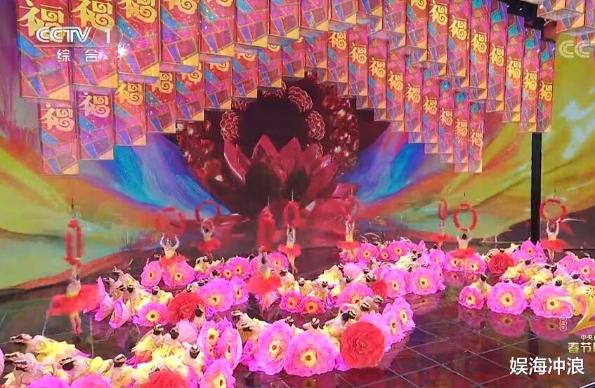 央视春晚|2021央视春晚任鲁豫稳居C位，尼格买提满脸痘印，张韬高颜值吸睛