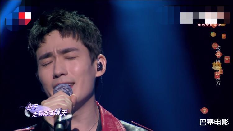 肖战|东方卫视春晚：两“顶流”做作开唱，朱一龙模样大变，肖战太尴尬