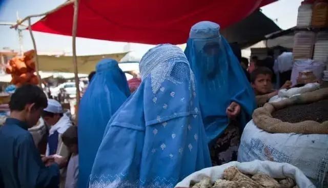 清浅微笑的我|阿富汗妇女罩袍看的人头皮发麻