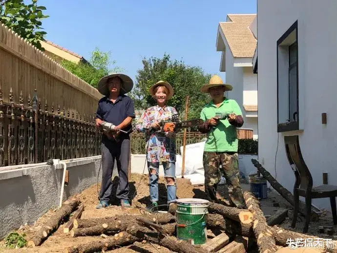 黄雅莉|16年前，那个昙花一现的「过气超女」，过上了九亿少女羡慕的生活！