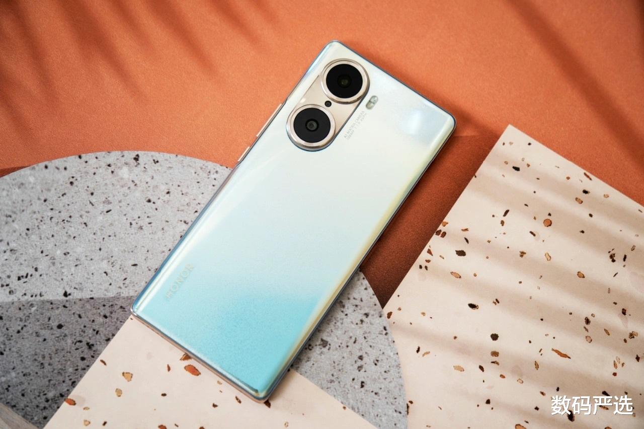 荣耀|IQOO Neo5和荣耀60对比：你会选择哪一款？