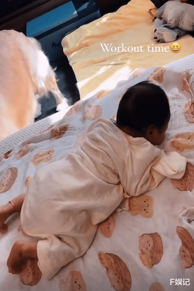 洪永城|TVB小生洪永城为照顾睡眠不足 夫妻俩晒宝贝女儿各种可爱睡姿