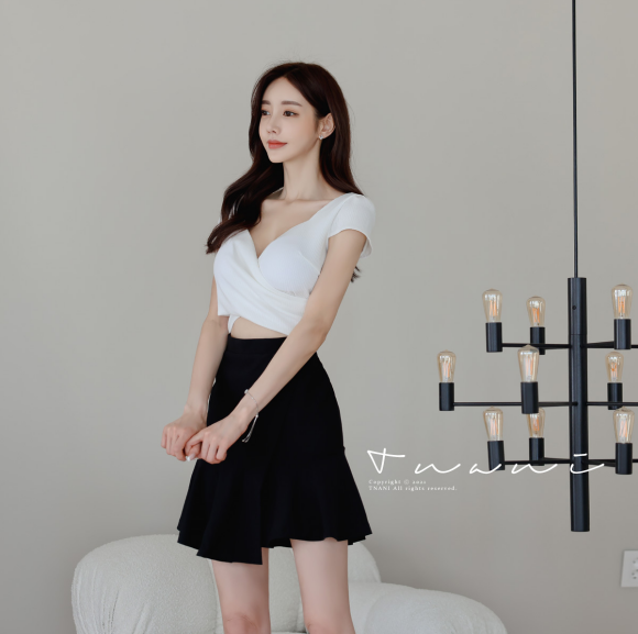 壹品穿搭|女神孙允珠高清时尚搭配：维纳斯叶絮皓白高腰包臀衣裙