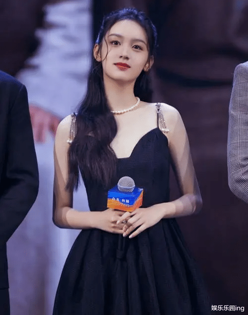 王楚然|周也清冷，王楚然美艳，小花们终于有了辨识度，脸盲者的福音来了