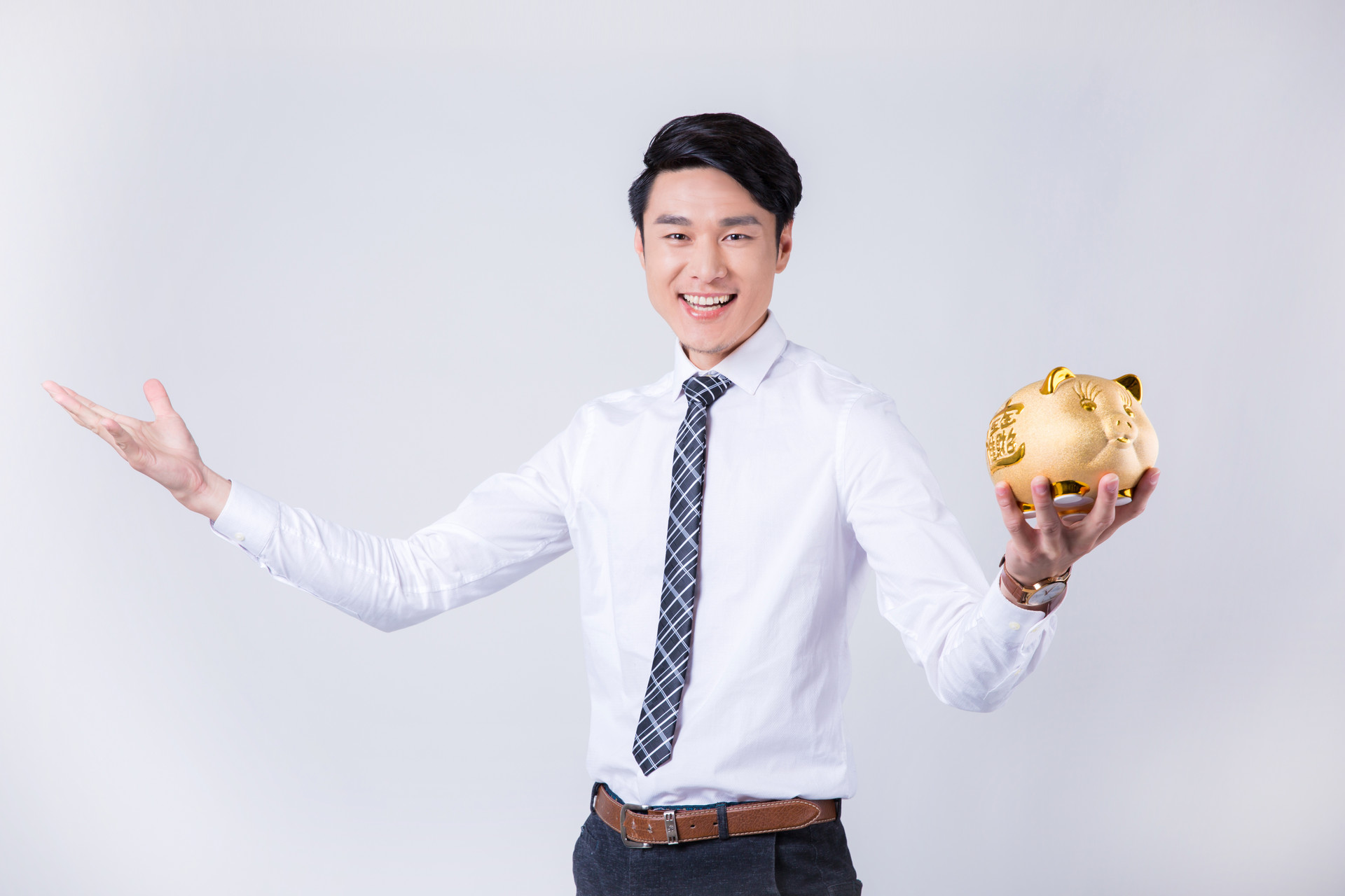 秘书|入职第一次发工资要请领导同事吃饭吗？不需要，这样做更有意义