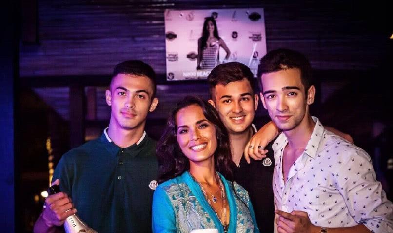 韦唯|她12年光阴献给外国人，5年生3子却被抛弃，无奈带儿子回国捞金