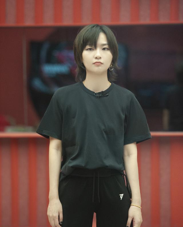 乘风破浪的姐姐第二季|《浪姐2》人气排名：李菲儿赶超那英进前三，第一名断崖式领先