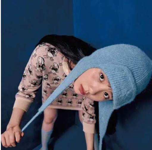 黄磊|14岁黄多多拍写真走红，打扮成熟，网友质问黄磊：不管？