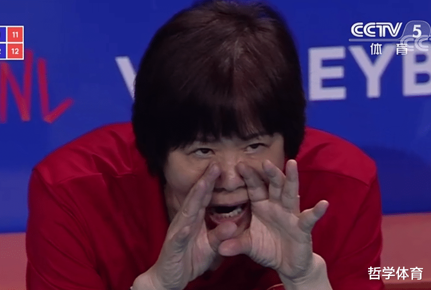 女排|从0-2到3-2！中国女排完成了超级大逆转 郎平露出了开心的笑容