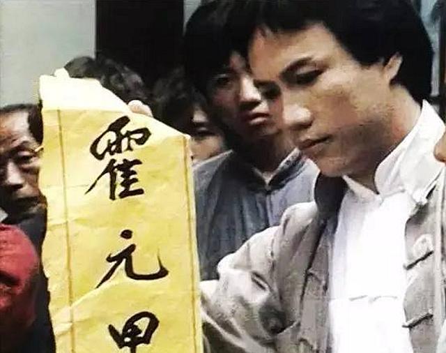 周星驰|为何徐小明的爱国情怀无人质疑，吴京却被人喷贩卖爱国情怀？