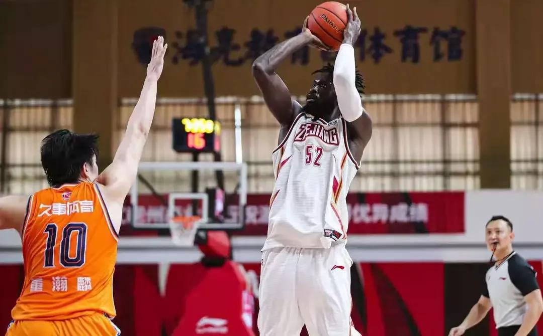 浙江男篮|输掉灵魂！上海男篮不敌半主力浙江队，土豪球队远离季后赛！