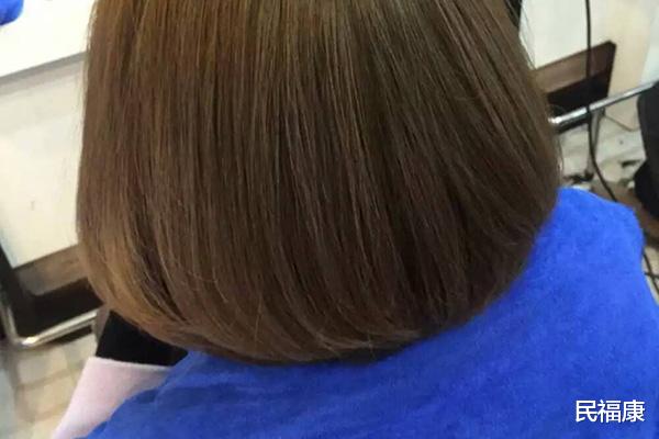 脱发|头发多久洗一次比较好？天天洗头会不会导致脱发？