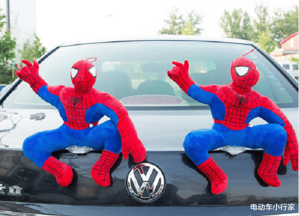 电动车小行家 3月起，交警严查汽车，这4样东西别带，一旦查到就和驾照说再见吧