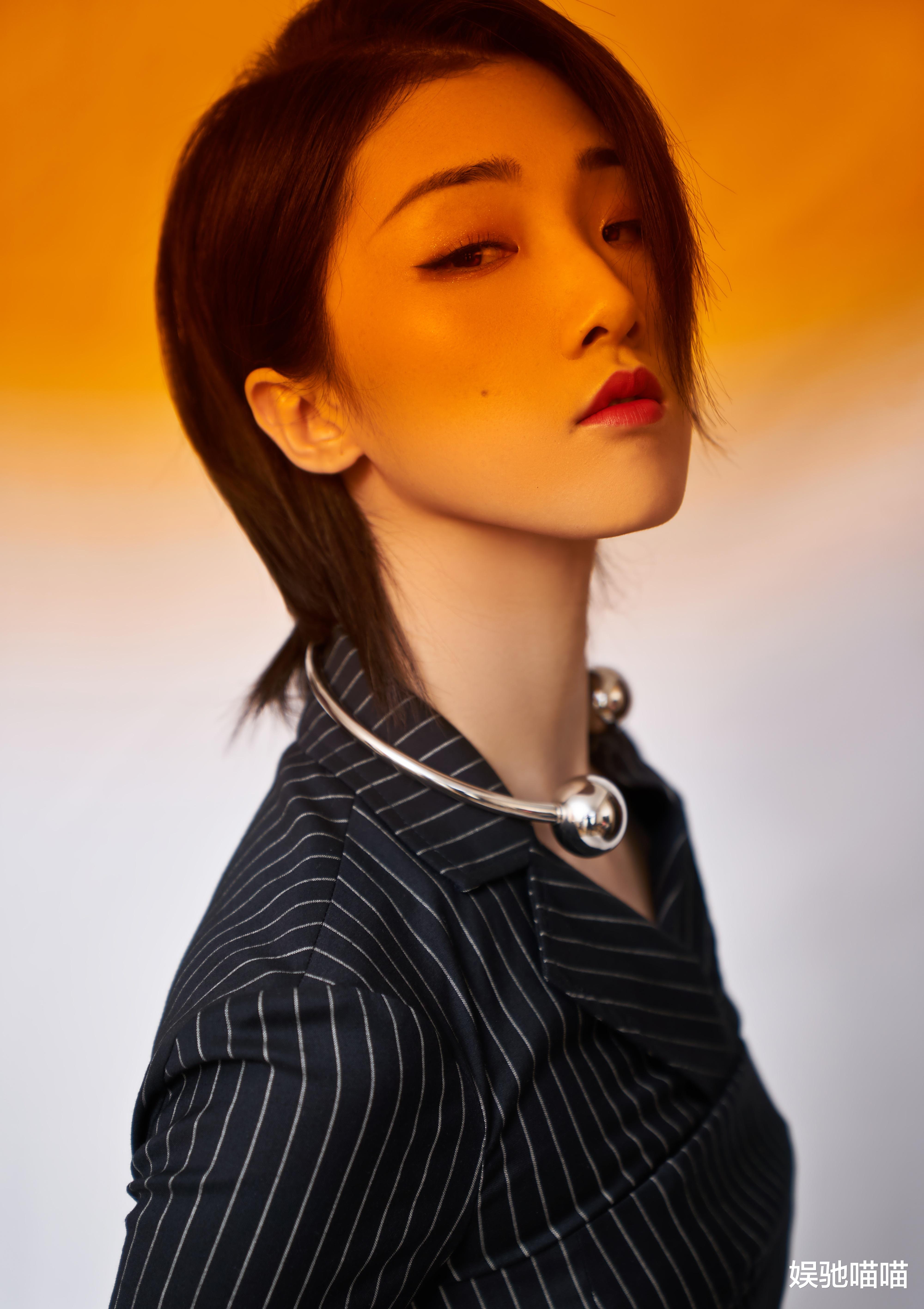 吴宣仪|吴宣仪舞台剪头发吓到众人，想选最强的人当对手，却输给后辈安崎