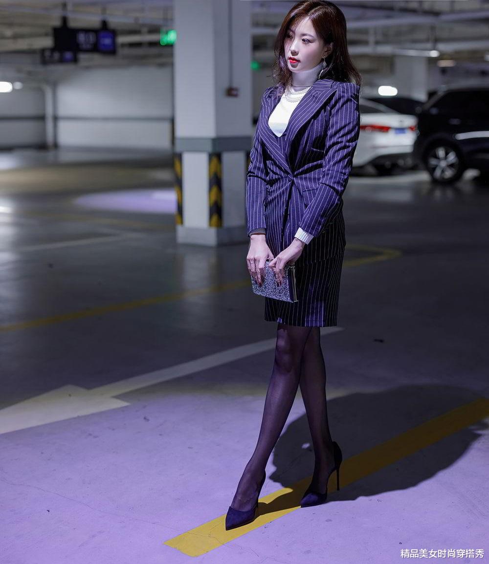 西装|西装外套搭配马甲裙，身处职场的你一定不要错过这时尚干练的搭配