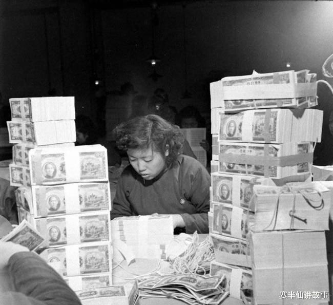 赛半仙讲故事 妾室和丈夫合谋杀害正妻，丈夫贴出寻人启事寻找妻子，却因此暴露