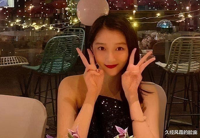 久经风霜的脸庞|闺蜜和关晓彤合照只修自己,把晓彤p成二百斤,脸都变形了