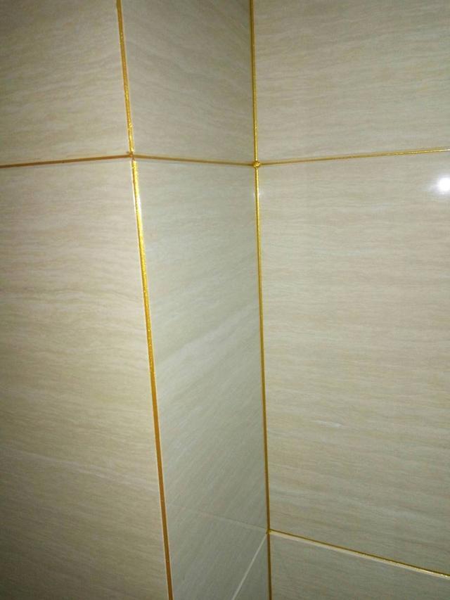刚贴瓷砖就做美缝,你还窃喜有效率,分明是在坑人,一定要拒绝!