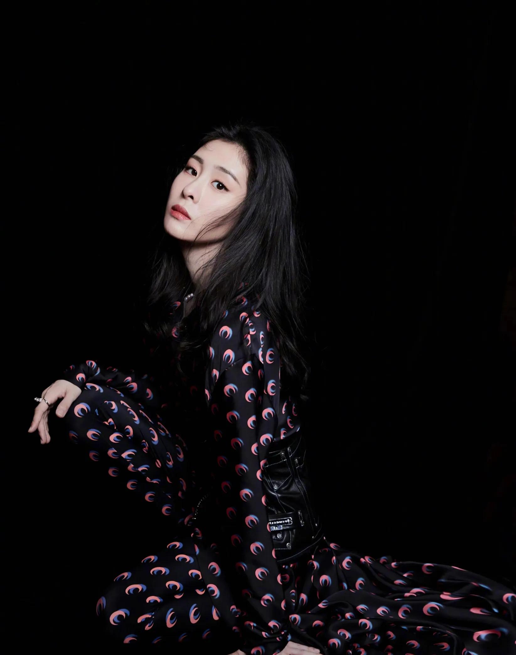 张碧晨|歌界女神张碧晨，妈妈身份丝毫没改变高贵的气质与性感的身材