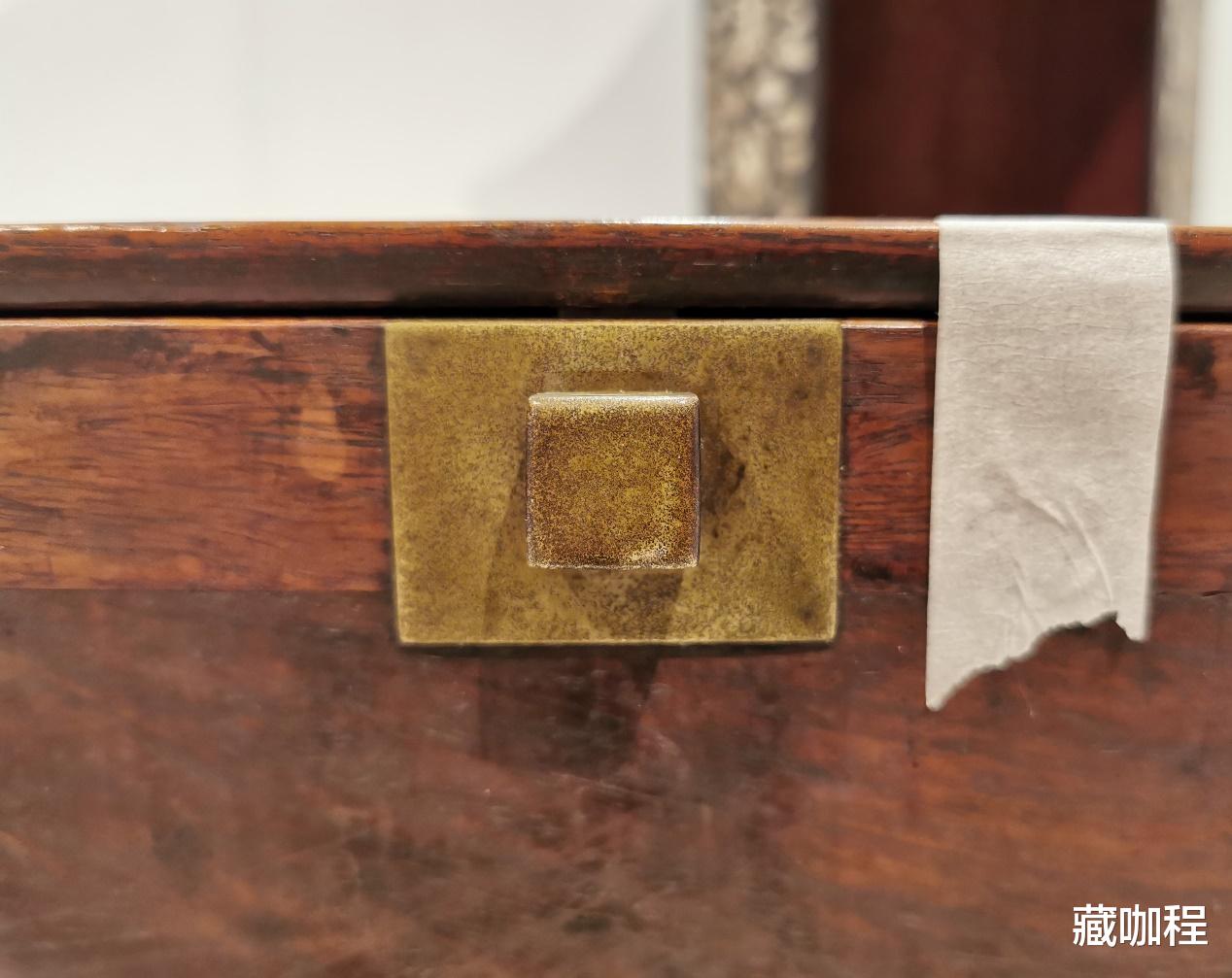 |铜包角、全隐燕尾榫，极简黄花梨插门式药箱