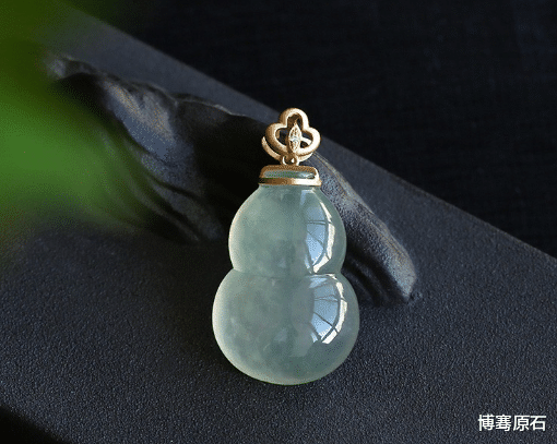 翡翠|悬壶济世的老先生，深陷翡翠套路数十年，30多万置办给孙女的嫁妆终究是错付了！