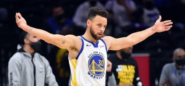 一个人的夜晚|库里连续5年登顶NBA年薪榜！湖人霍华德晒苦练视频！马刺裁掉悍将