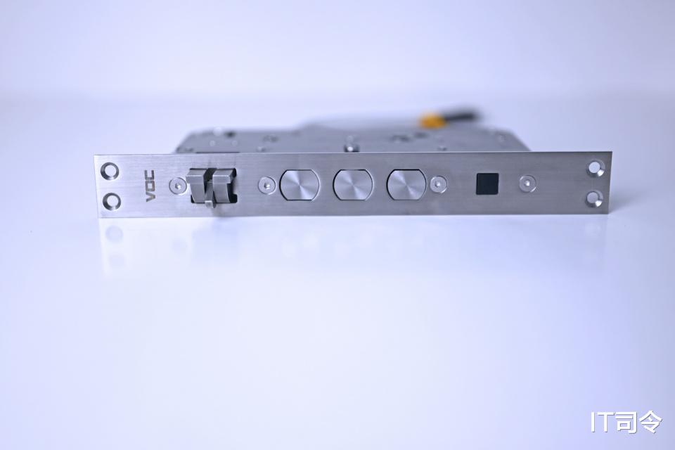 智能門鎖|一握開啟智能生活，體驗超值指紋鎖 榮耀VOC智能門鎖X6