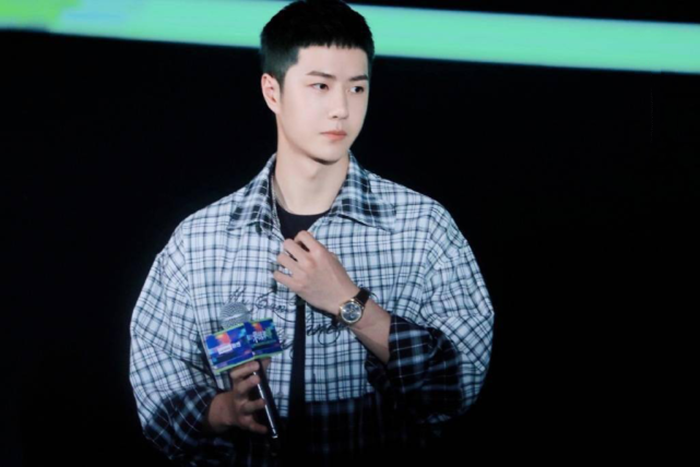 王一博|王一博换寸头造型颜值下跌，本尊回应很刚，生图流出再被嘲“土”