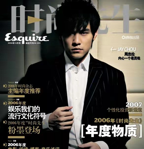 昆凌|昆凌罕见晒儿子正脸照！小朋友戴墨镜梳背头学爸爸耍帅，神态超像