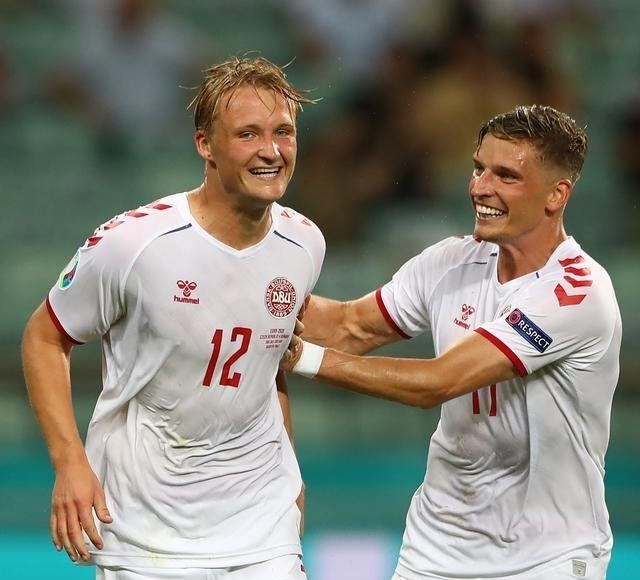 憨爸爸育儿|童话延续!世界第10跻身四强 神锋5场5球,或夺走C罗金靴