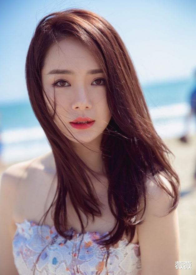 化妆品 戚薇晒自拍照被赞,分享自用“眼霜”,怪不得眼周肌肤紧致细腻!