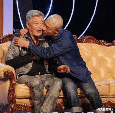 每天都是潮人|2007年，宁浩筹拍《疯狂的赛车》，赵本山帮徒弟刘小光争取到了男主角