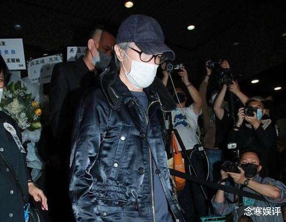 吴孟达|吴孟达未举行扶灵仪式，灵柩由殡仪馆的人抬走，没有明星到场送别