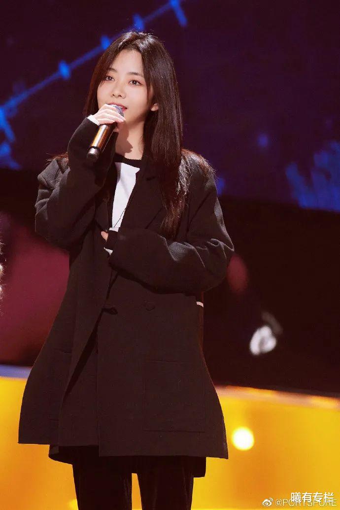 谭松韵|为啥30岁的谭松韵演高中生不招人烦？