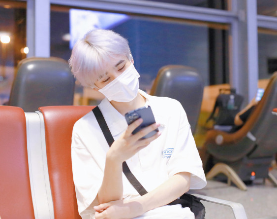 姚景元|时代峰峻又一艺人选择复读？看到悔改后的姚景元，粉丝们并不买账