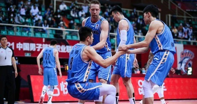 广东男篮|首钢完成重要签约！25+悍将重返CBA 战广东成背锅侠 秦晓雯没放弃