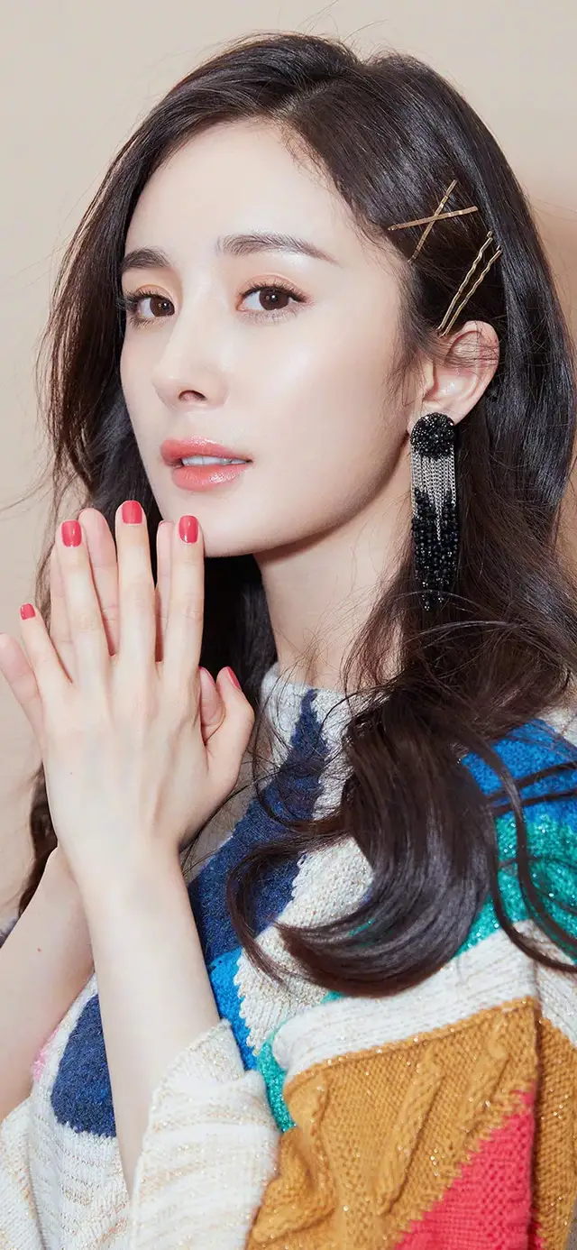 赵露思|同为拼命三娘，看看杨幂再看看赵丽颖，网友：搞事业真飒