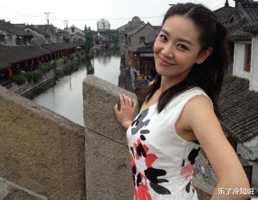 张翰|张嘉译的“专用老婆”，合作4次仍没带火，却被张国立1次带红