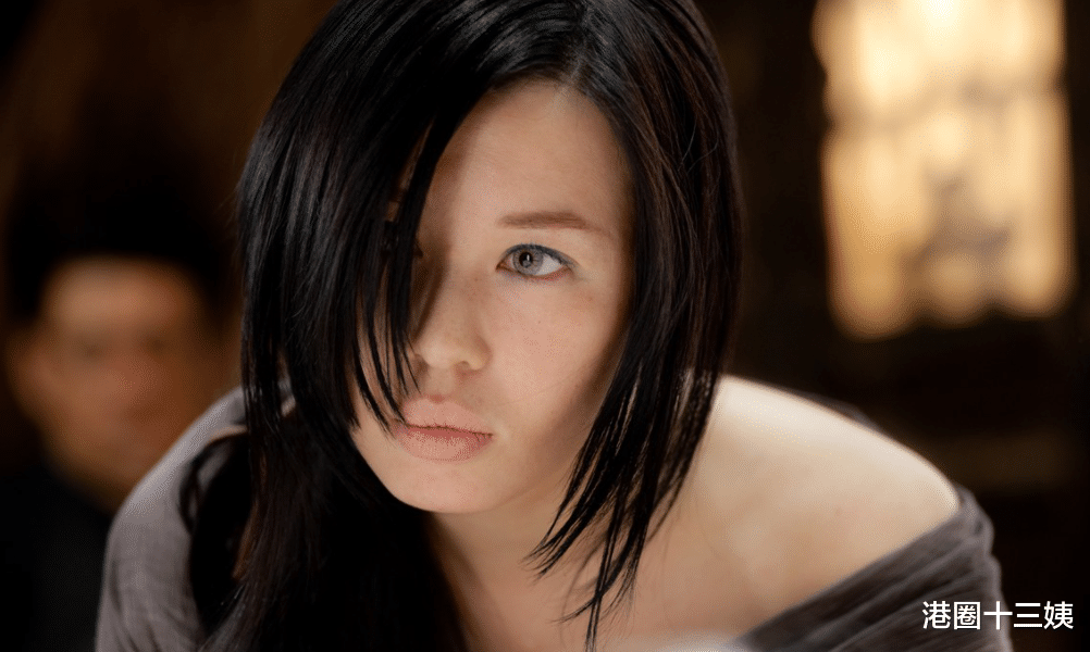 余男|“性感影后”余男：和导演相恋10年被甩，45岁为何还单身？